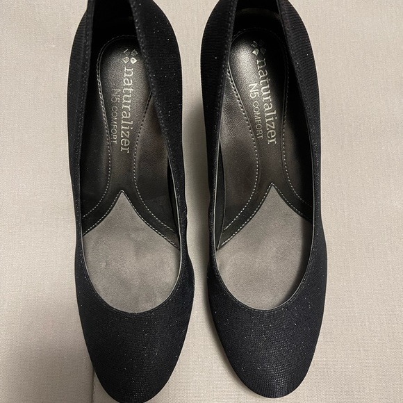 NEW Naturalizer black sparkly round toe heels size 5 NEVER WORN - Picture 2 of 3